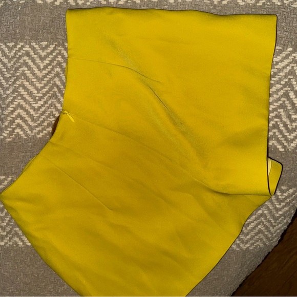 Cult Gaia Mioria Short - Picture 3 of 4